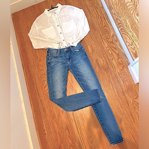 Lucky Brand Womens Blue Fade Denim Brooke Skinny Jeans + White Button Up Shirt - Picture 16 of 16
